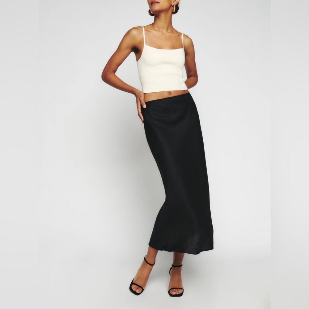 Reformation Layla Linen skirt in black - size xs